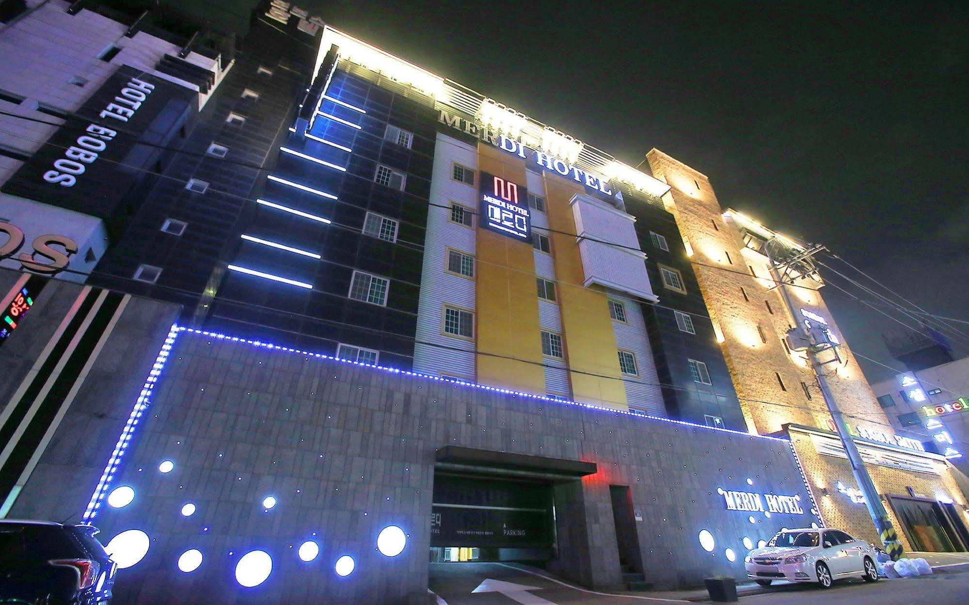 Merdi Hotel Suwon Buitenkant foto