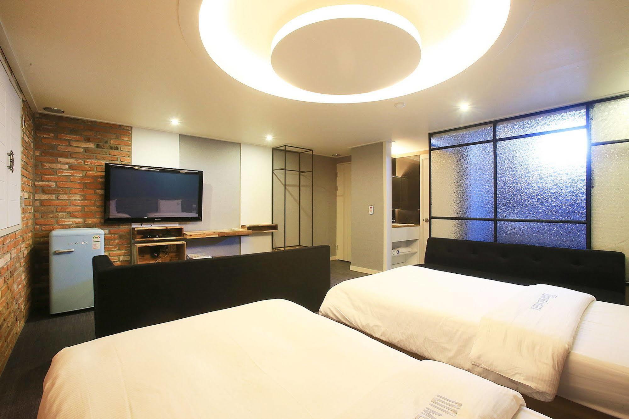 Merdi Hotel Suwon Buitenkant foto