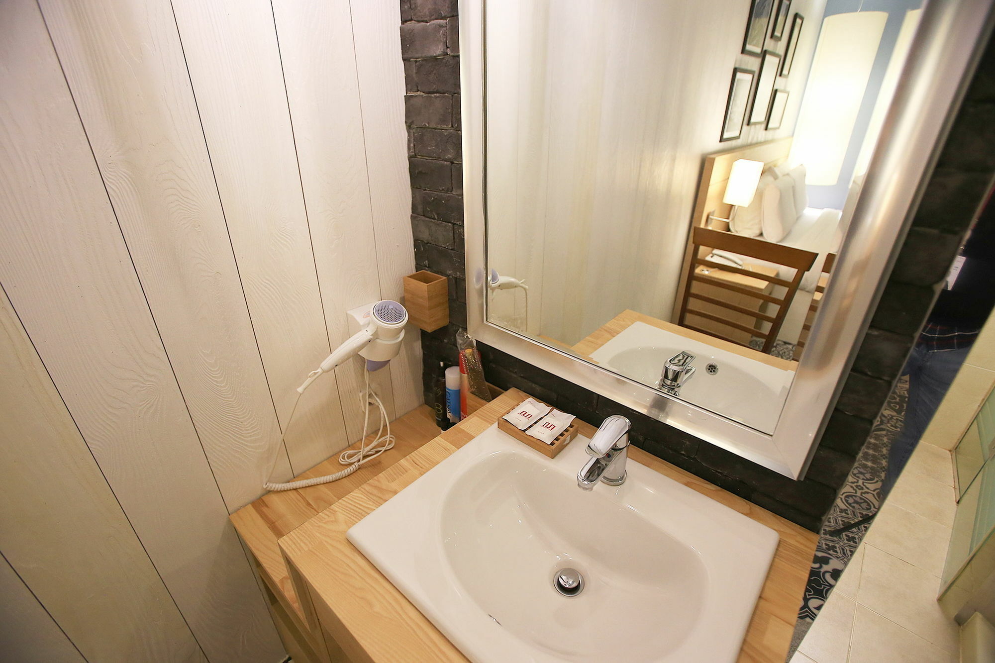Merdi Hotel Suwon Buitenkant foto